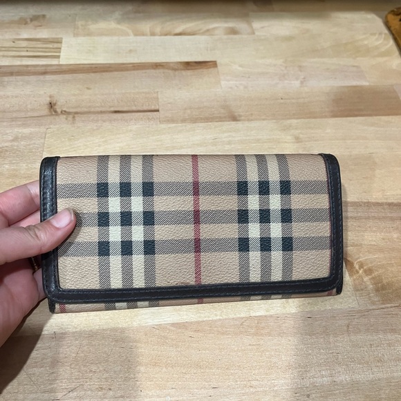 Burberry wallet - Picture 1 of 8